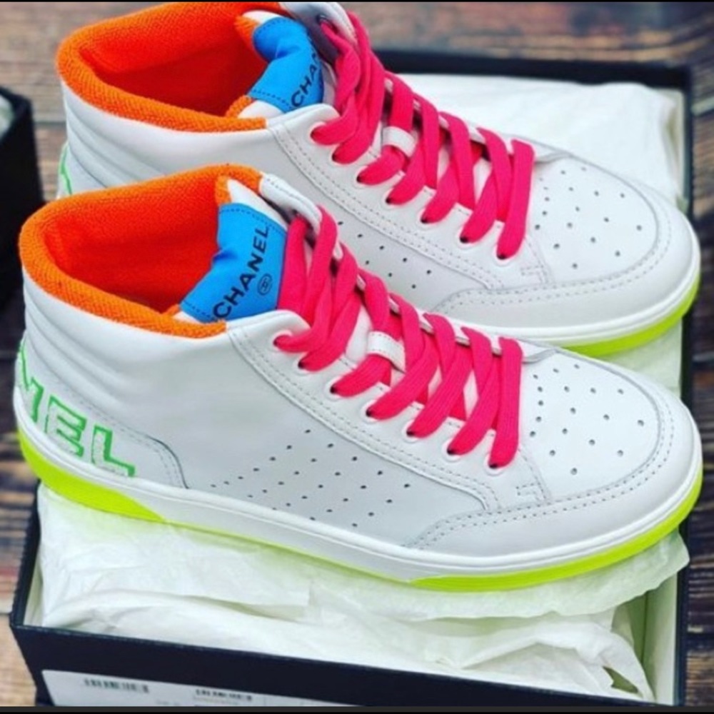 CHANEL 💚💛🧡❤️💜💙 AUTHENTIC HIGH TOP SNEAKERS👟